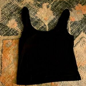 Ribbed cropped black tank top